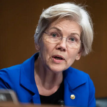 Elizabeth Warren Calls for Congressional Hearing on Student Loan Company’s Performance